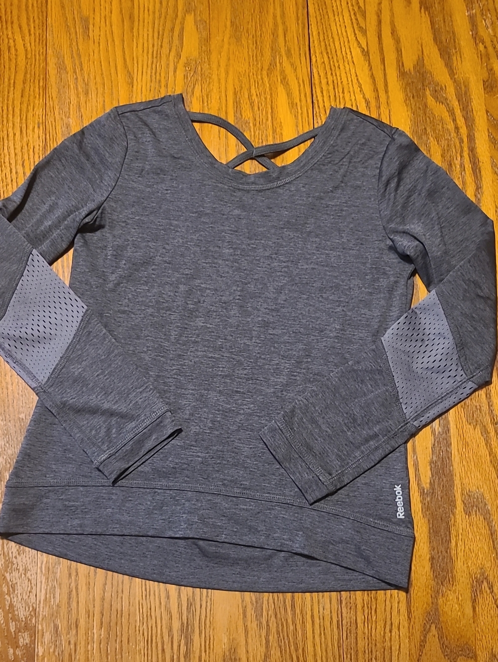 Reebok Girl's Charcoal Gray Long-Sleeve Crossback Performance Top - Medium